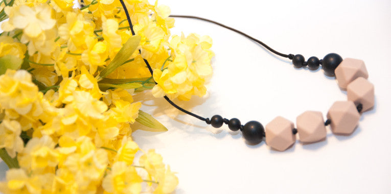 Momma Bee Saving - Teething Necklaces, YES Please!